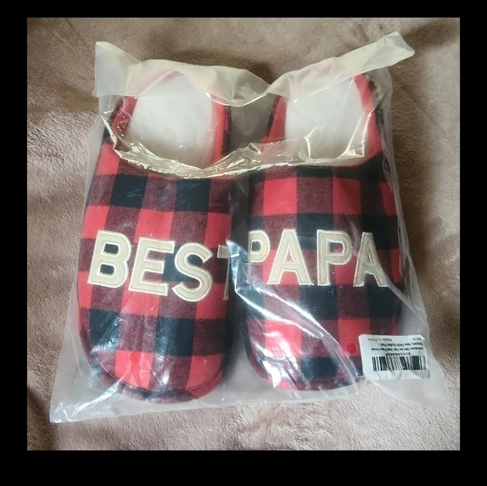 Best Papa Buffalo Plaid Slippers Size Large, Mens 8-9
